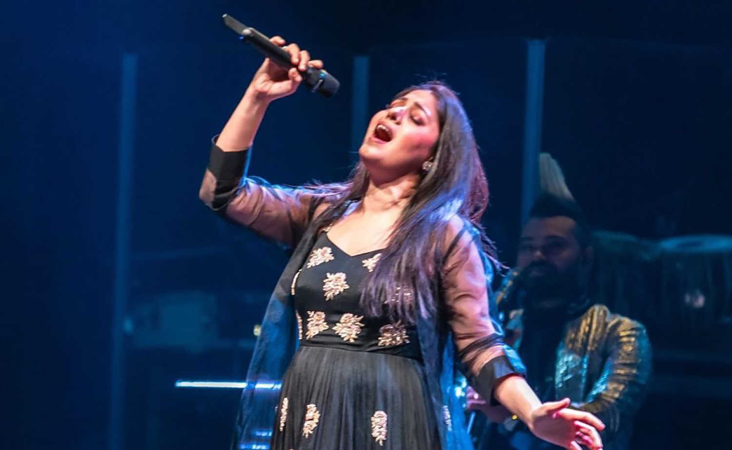 Singer Sunidhi Chauhan Dispute With Her Husband7 Newstrend