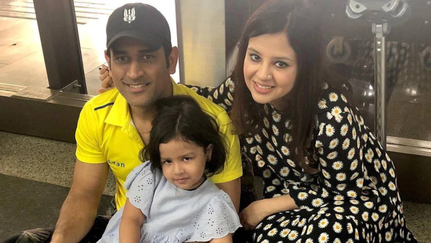 ms dhoni with family - Newstrend