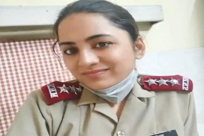 indian-army-lieutenant-medical-captain-hang-herself-on-fan-due-to-dowry