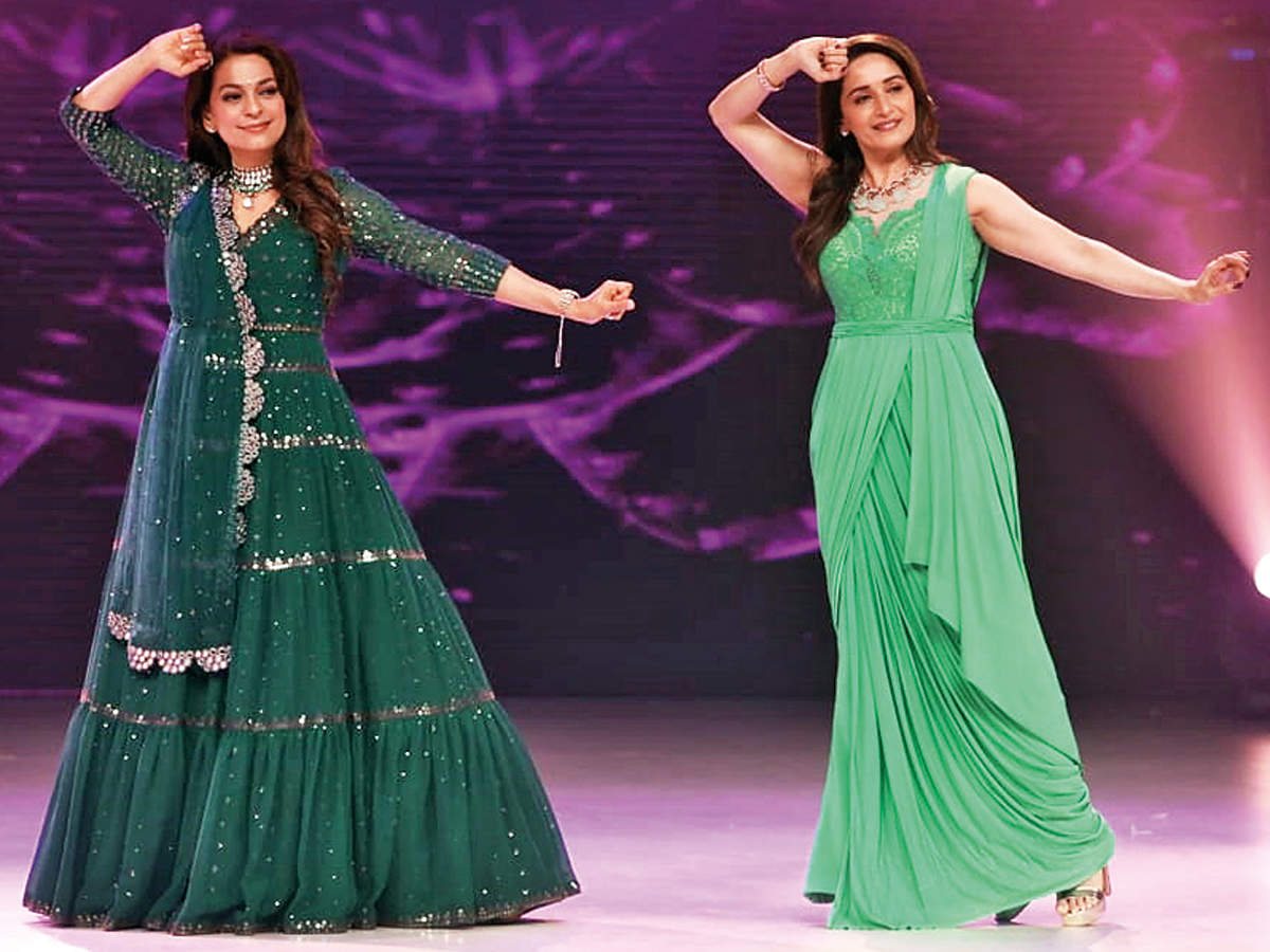 Madhuri Dixit And Juhi Chawla - Newstrend